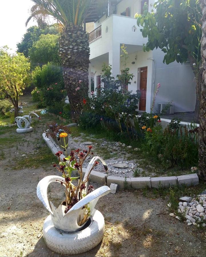Mavrikou Helen Apartments Skyros Exteriör bild