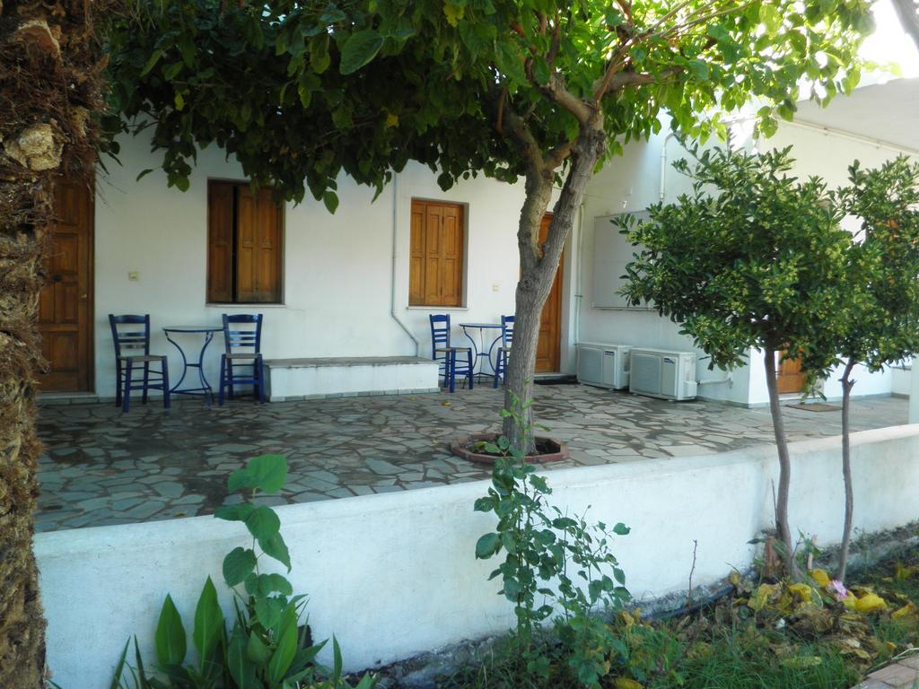 Mavrikou Helen Apartments Skyros Rum bild